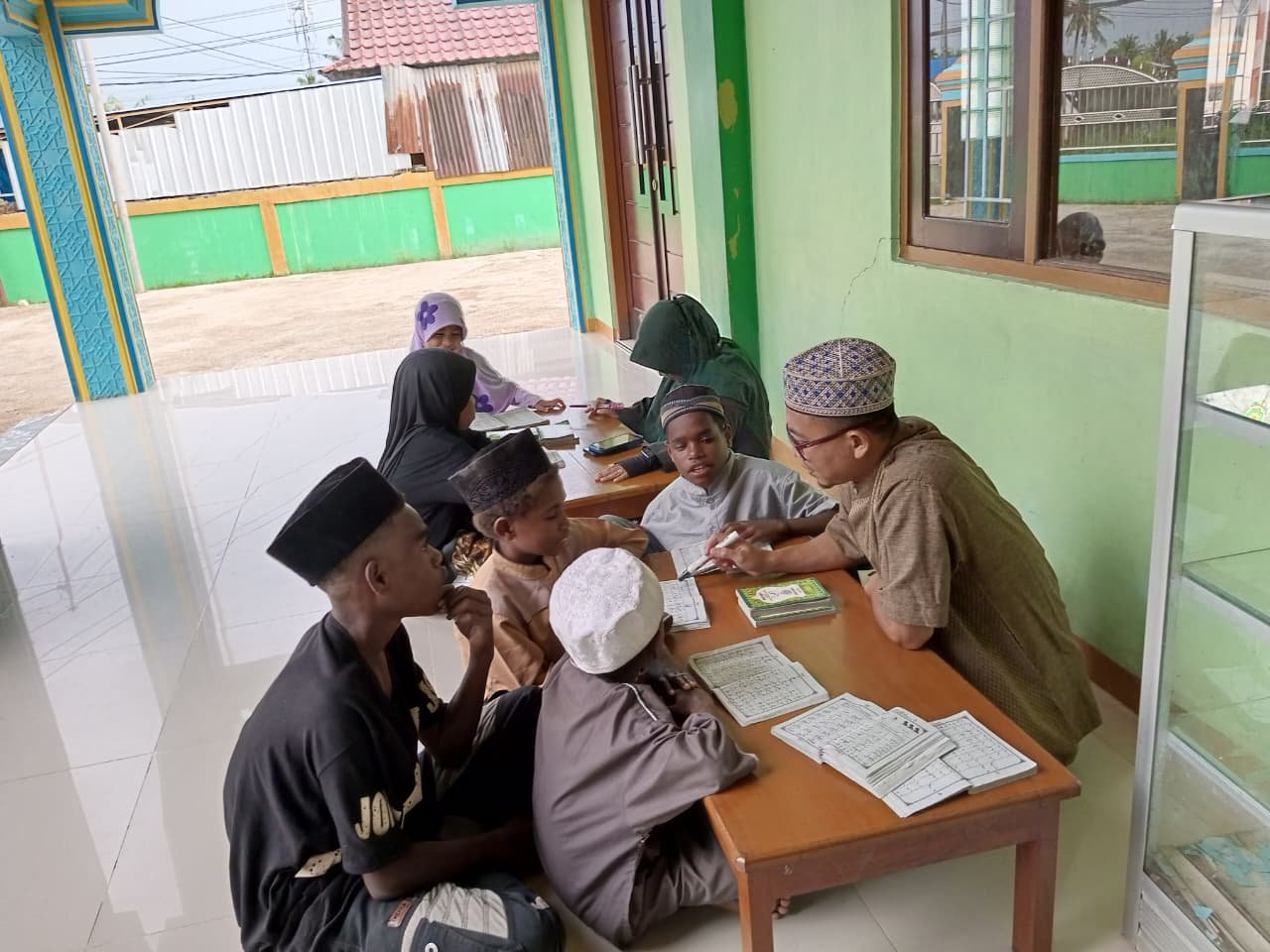 Membangun Masa Depan dengan Al-Qur’an: Menilik Kegiatan Belajar Santri Yayasan Al-Insan